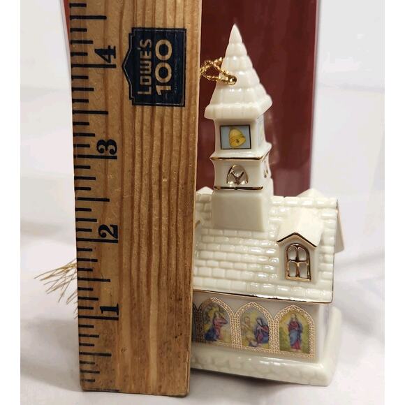 Lot 2 Lenox Ornament Churches Around The World Berkshire Chapel First in Series main image 8